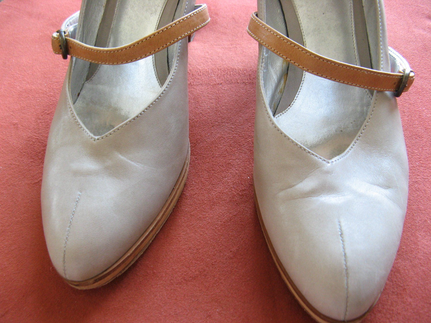 Damenschuhe: beige Sandaletten Gr. 40 von GiorM – Gebraucht aus Zürich von apil 7
