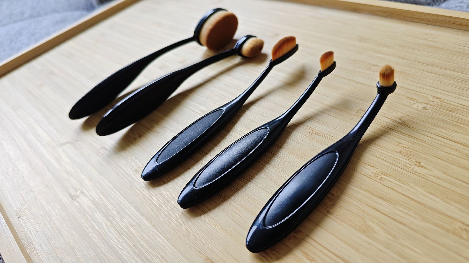 Make-up: Oval Makeup Brushes Set – Usato da Zürich venduto da alu_dzr7 1
