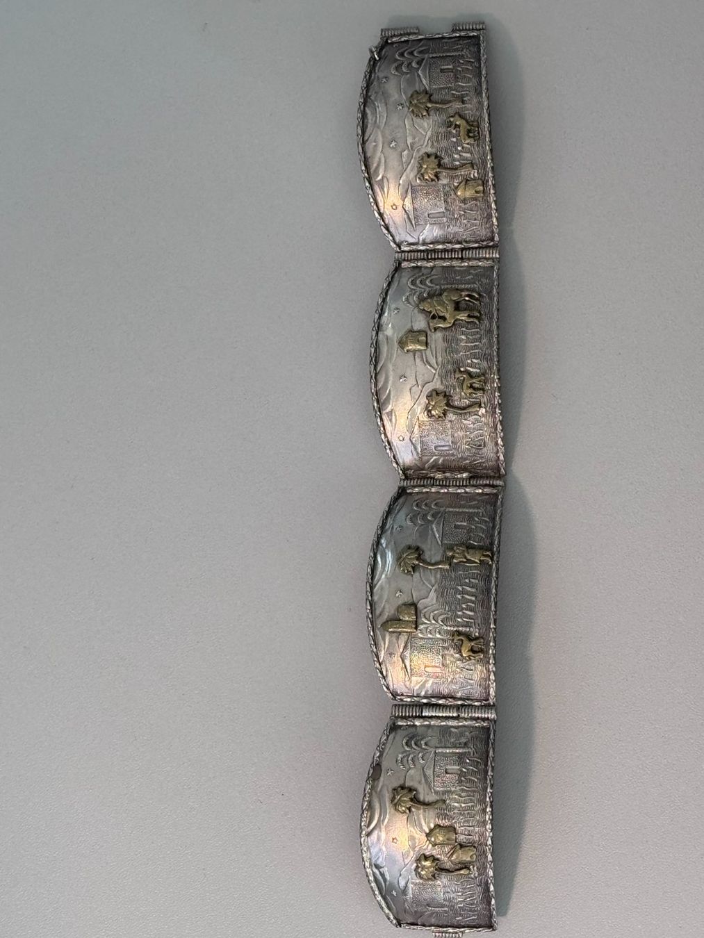 Bracciali & Braccialetti: Armband Silber mit Bildern Gelbgold – Usato da Oftringen venduto da BA-Oftringen-Aarburg