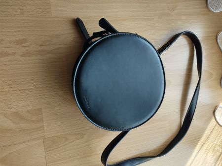 Runde Ledertasche