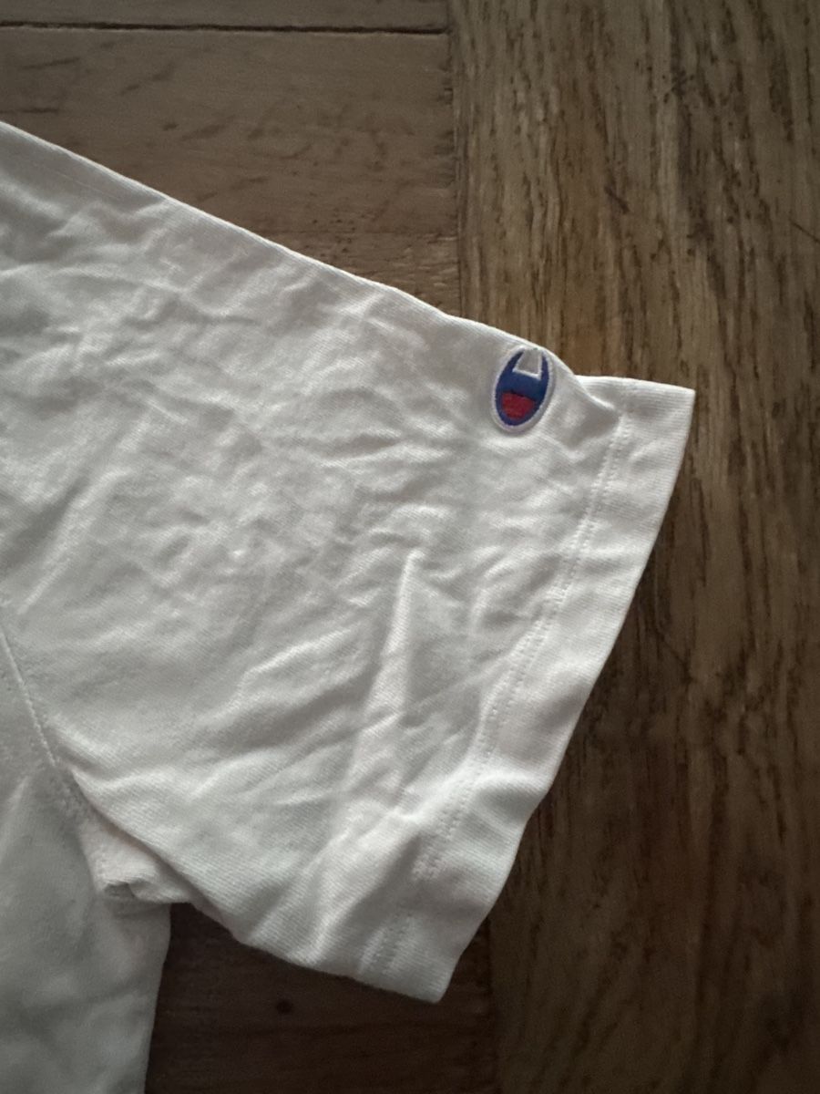Champion T-shirt: Champion T-Shirt,Grösse M – Usato da Visp venduto da Pastis 2