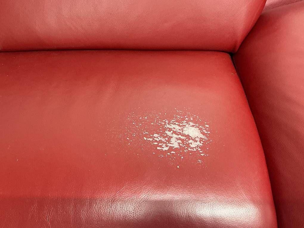 Sofas: Canapé rouge, électrique – Gebraucht aus Satigny von cai_j88t 2