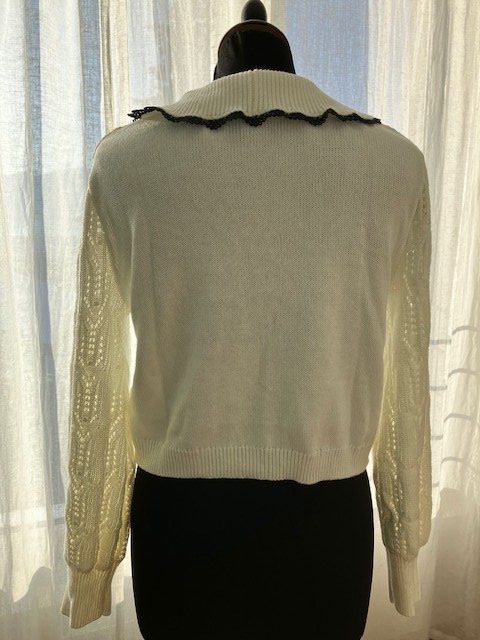 Maglioni & Felpe: Weisser Strickpullover mit Spitzenkragen Gr. M – Nuovo (secondo la descrizione) da Uznach venduto da Atrani 1