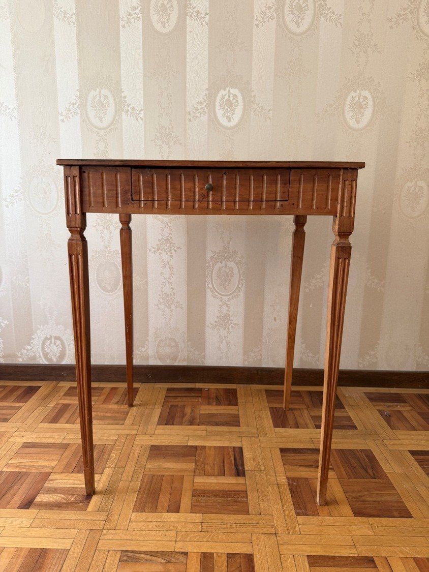 Tavoli: Petite table d'appoint style Louis XVI – Usato da Visp venduto da tey_9phr
