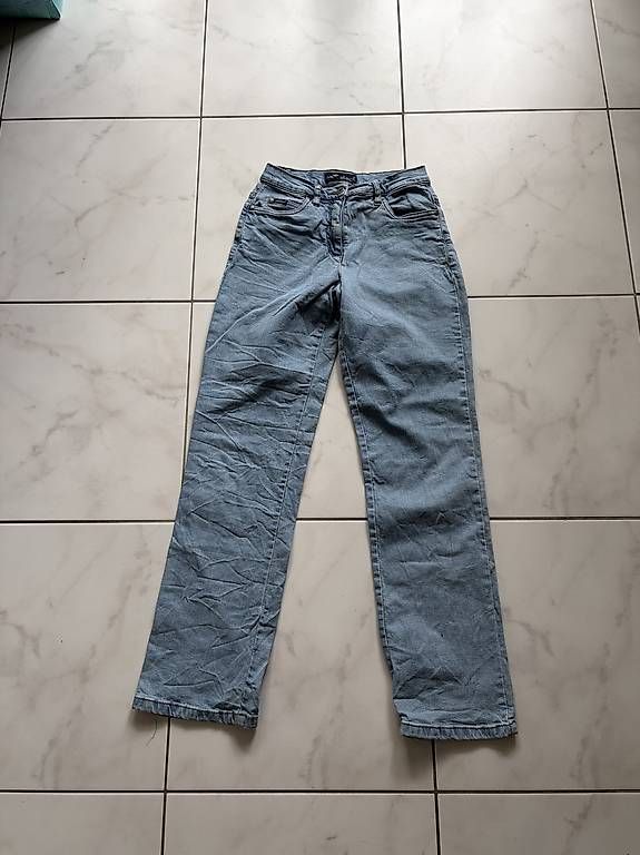 Jeans: Arizona Jeans  – Usato da Fahrwangen venduto da ste_v7sm 1