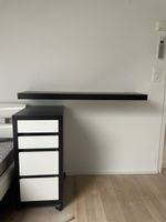 Schminktisch Set-Up mit Gestell auf Rollen & Holz Brett