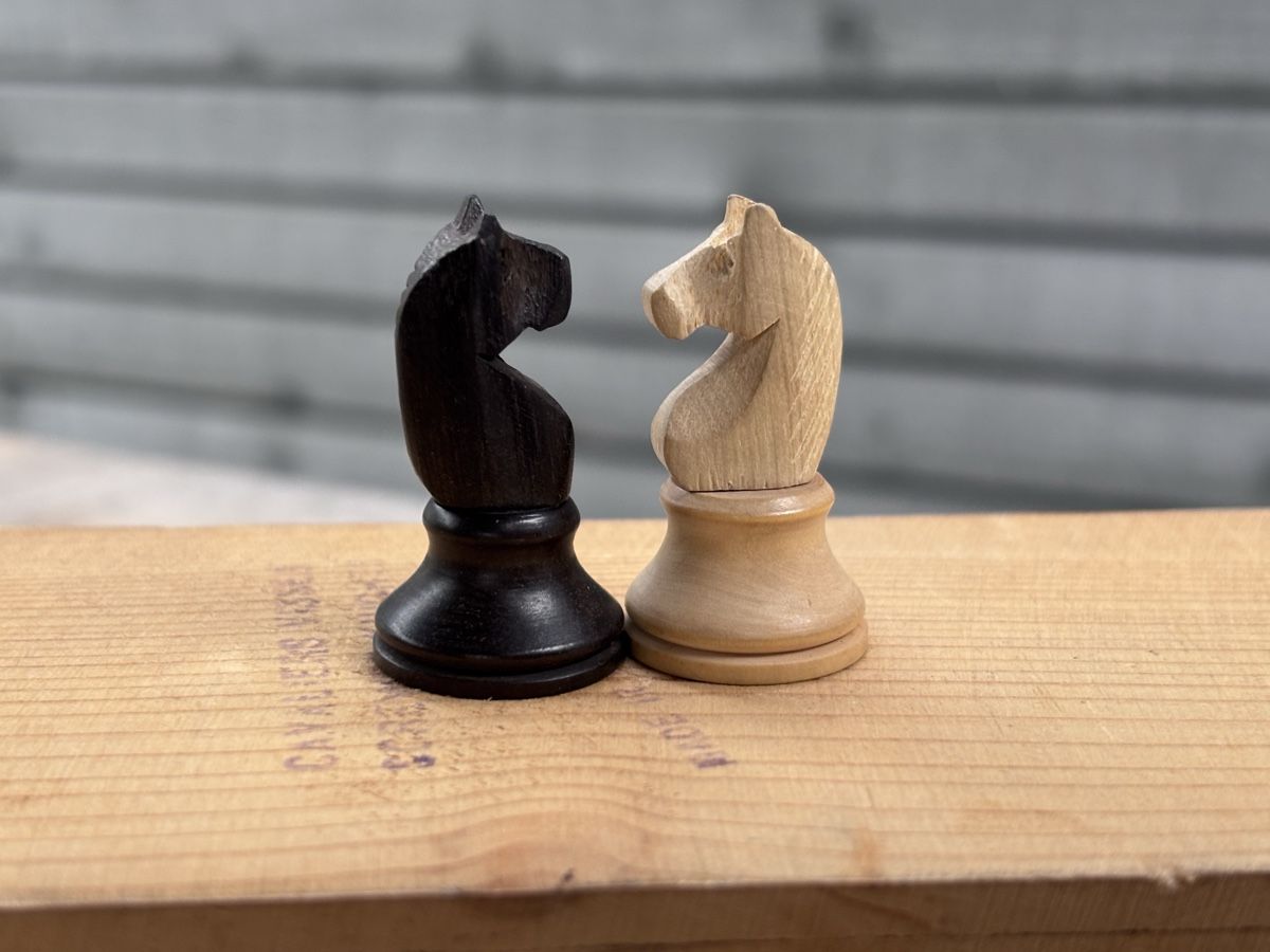 Giochi: Schachfiguren Holz – Usato da Würenlos venduto da Ashley24 3