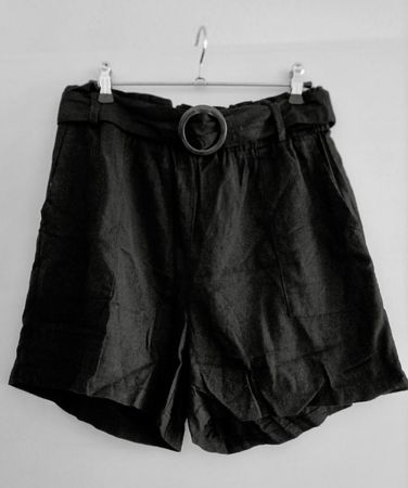 Schwarze Leinenshorts in Grösse M, NEU!