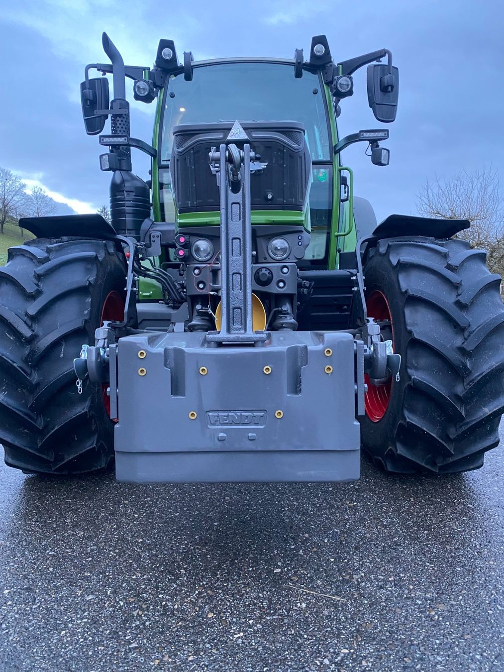 Fendt Traktoren: Frontgewicht Fendt 870Kg – Neu (gemäss Beschreibung) aus Roggliswil von Eegon1
