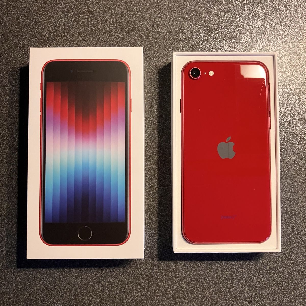 Apple Telefoni cellulari / Smartphones: iPhone SE 2022 (PRODUCT) RED – Usato da Basel venduto da Fisterra1314