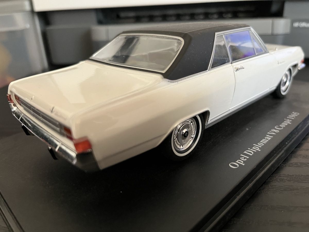 Opel Modellini d'auto: Opel Diplomat V8.   1:24 – Usato da Rümlang venduto da Papamoll4 7