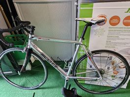 Vélo Scott en excellent état bien équipé pour 1,80m