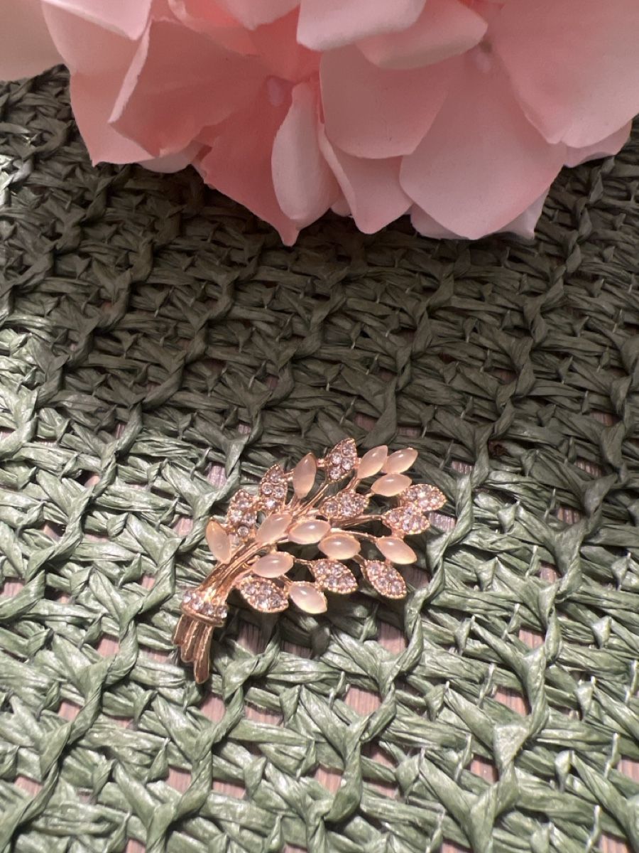 Broschen & Nadeln: Schöne Brosche – Neu (gemäss Beschreibung) aus Seon von Sunny-Schmuck78