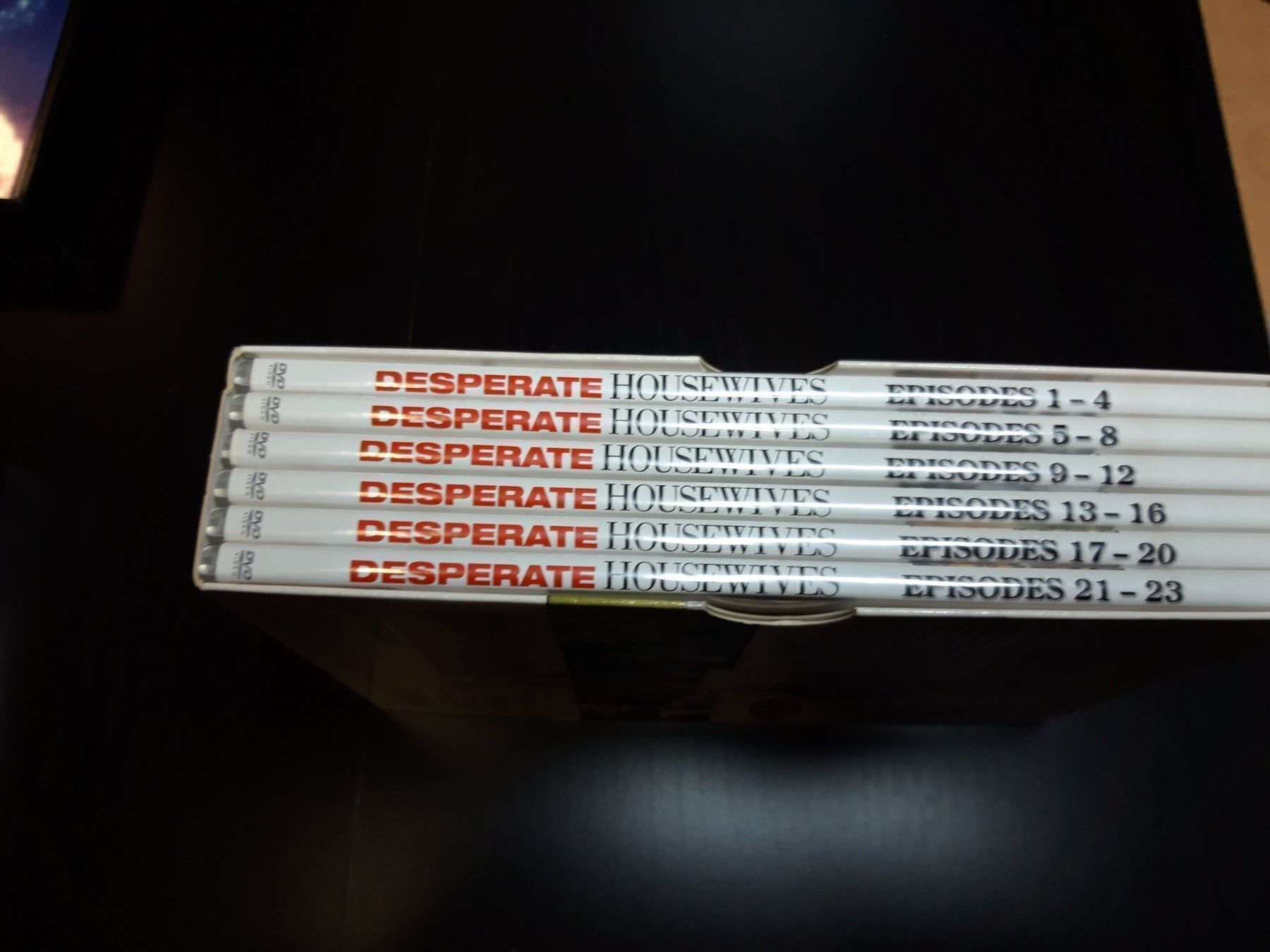Tous les DVDs: Desperate Housewives DVD – D'occasion à Bionnens par Meg011 1