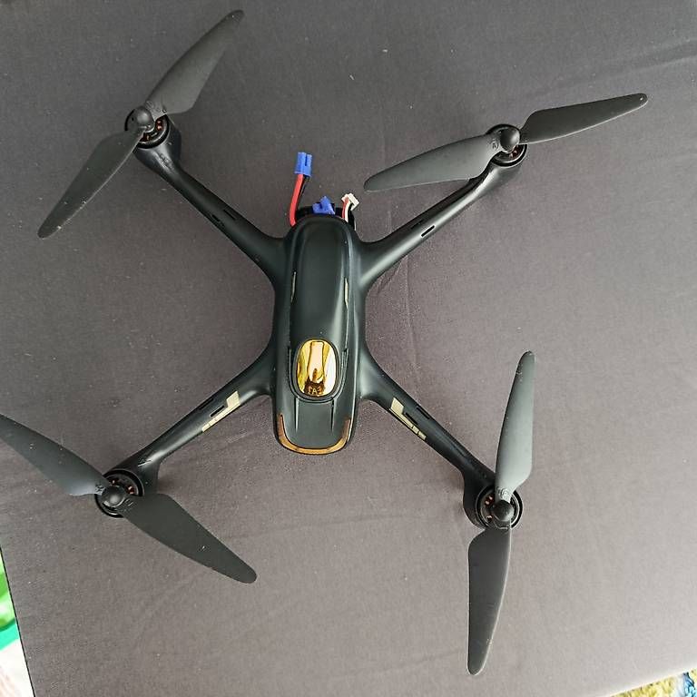 Hubsan RC Kits de montage: Hubsan H501S Drohne – D'occasion à Balzers par Tribel1 1