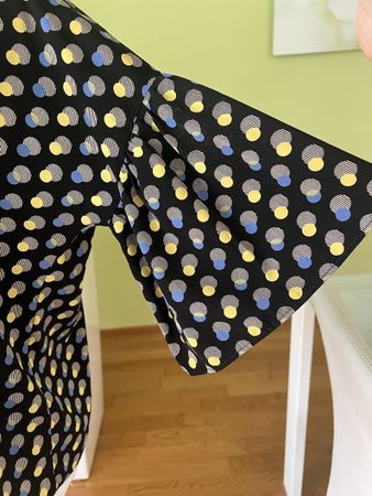 Schöne Bluse mit Details Gr. 40