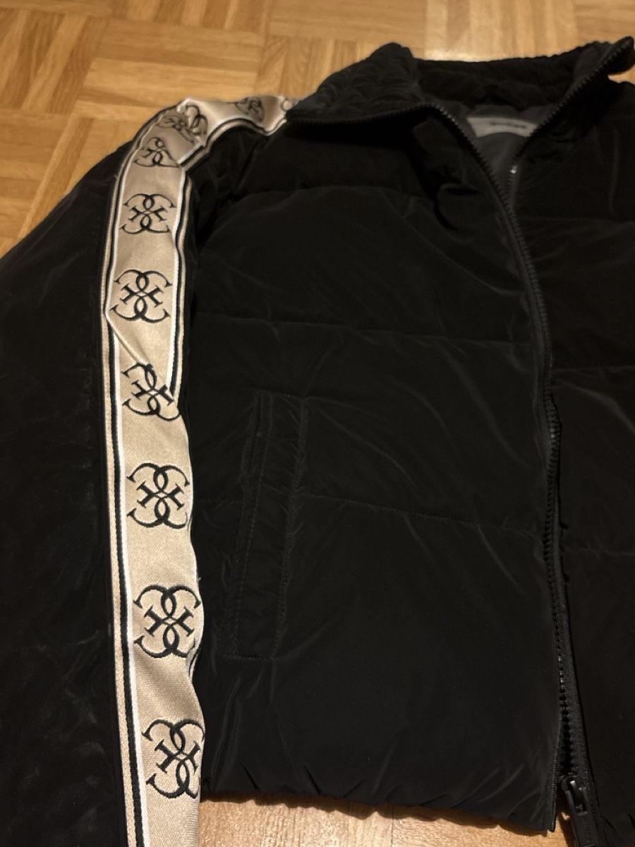 Guess Giacche: Guess Jacke schwarz mattglanz – Nuovo (secondo la descrizione) da Solothurn venduto da con_sk82 3