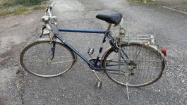 Oldtimer Velo blau mit Korb