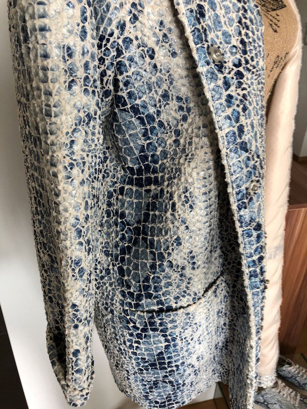 Cappotti: Design Damen Mantel Gr. 38 /40 Schlangenoptik – Nuovo (secondo la descrizione) da Emmenbrücke venduto da Ladyboutique 2