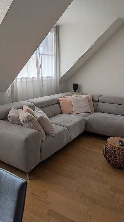 Sofas: Modernes Ecksofa in Hellgrau – D'occasion à Aarau par Gulsi 1