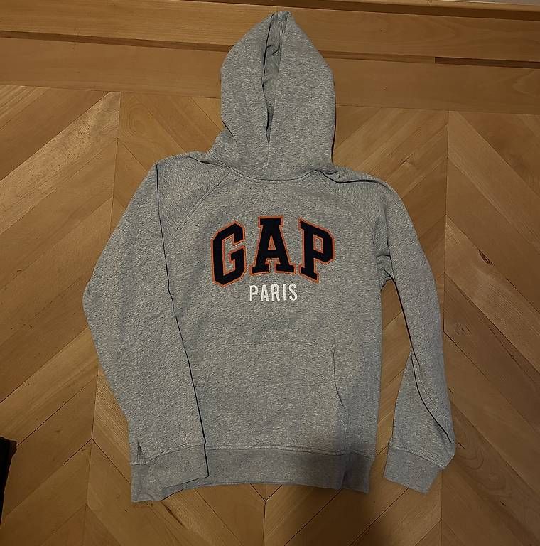 Pullover & Sweatshirts: Gap Hoodie – Gebraucht aus Zürich von elr_95gx