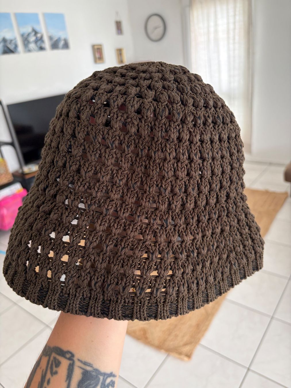 Cos Copricapi, berretti & cappellini: Cos crochet bucket hat – Nuovo (secondo la descrizione) da Hergiswil NW venduto da irinagraf
