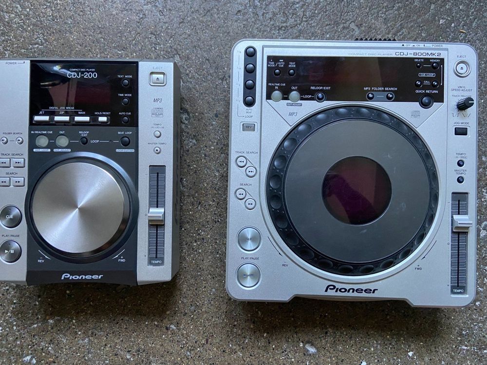 Set Pioneer CDJs (200 & 800 MK2) | Kaufen auf Ricardo