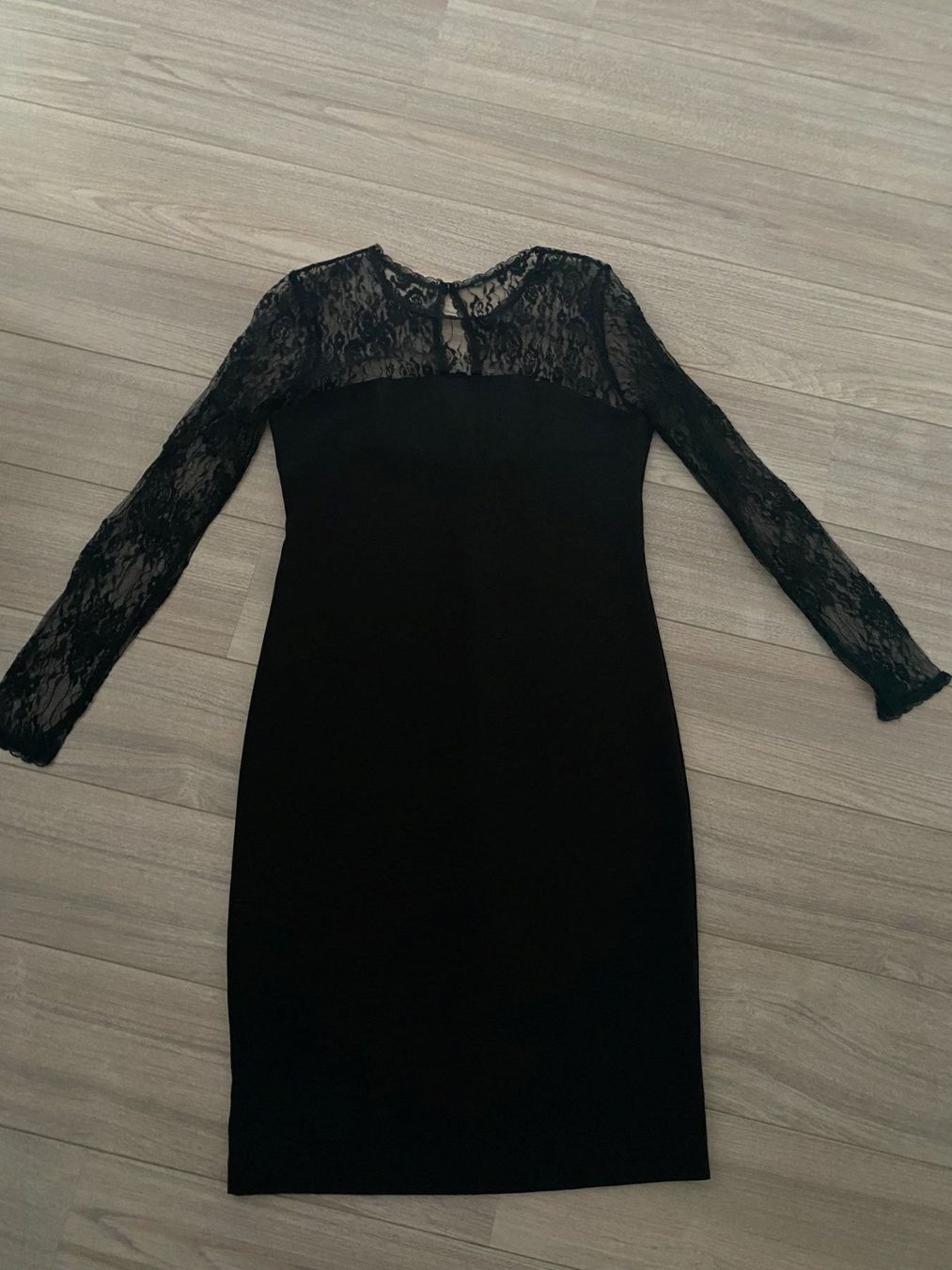 Benetton Kleider: BENETTON Kleid schwarz/Spitzen Gr. 38 – Gebraucht aus Bonstetten von VCLS
