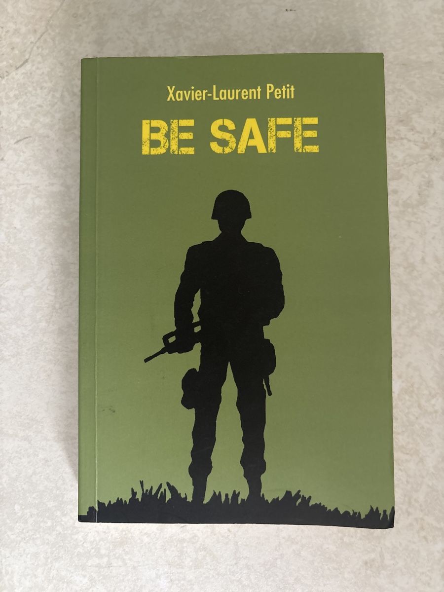 Libri: Xavier-Laurent Petit - Be safe – Usato da Zürich venduto da NickB