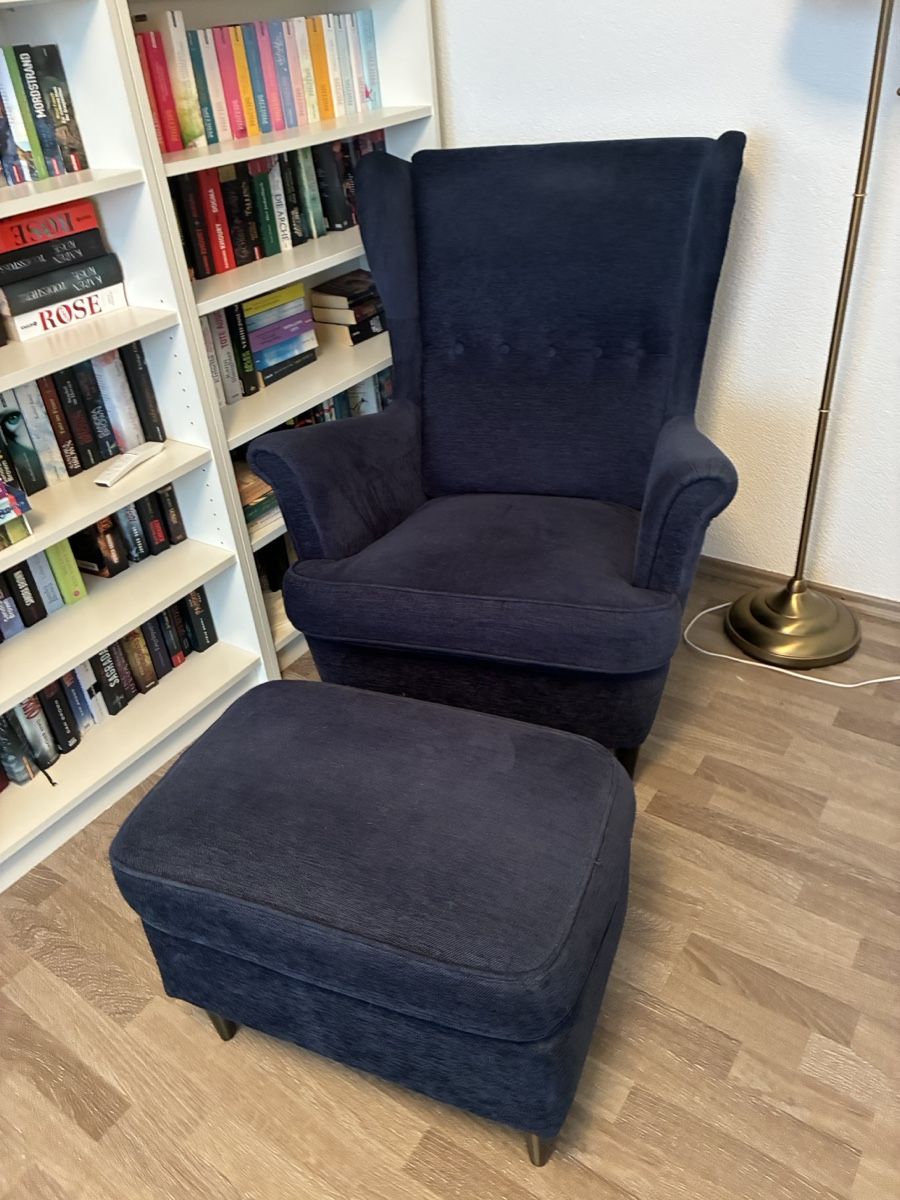 Ikea Sessel: IKEA Strandmon Ohrensessel mit Hocker – Gebraucht aus Beringen von Ally7