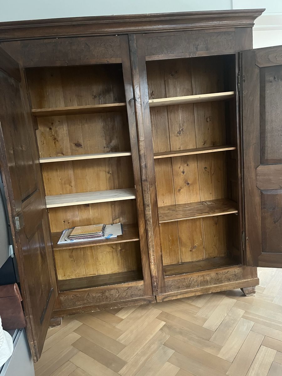 Armadi: Antiker Schrank Nussbaum – Usato da Nidau venduto da hae_2mcx 2