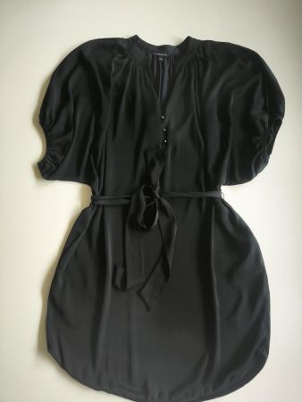 Schwarzes, knielanges Kleid von Banana Republic, Größe L