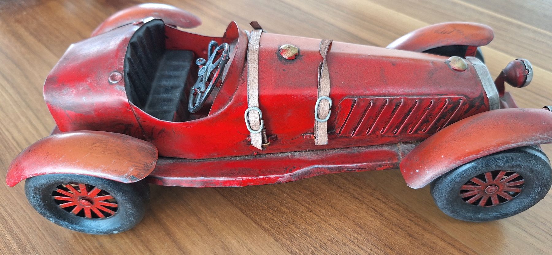 Modellbausätze & Standmodelle: Metall-Oldtimer Auto rot Modell Deko – Gebraucht aus Brugg AG von bacbac5757 3