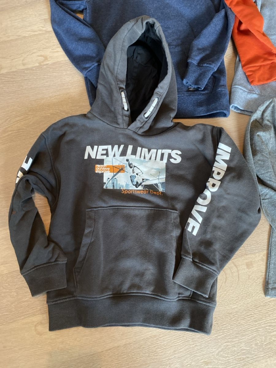 Lotti & Set di vestiti: Pulli set - Jungen - Gr. 134/140 – Usato da Hergiswil NW venduto da mar_js5v 1