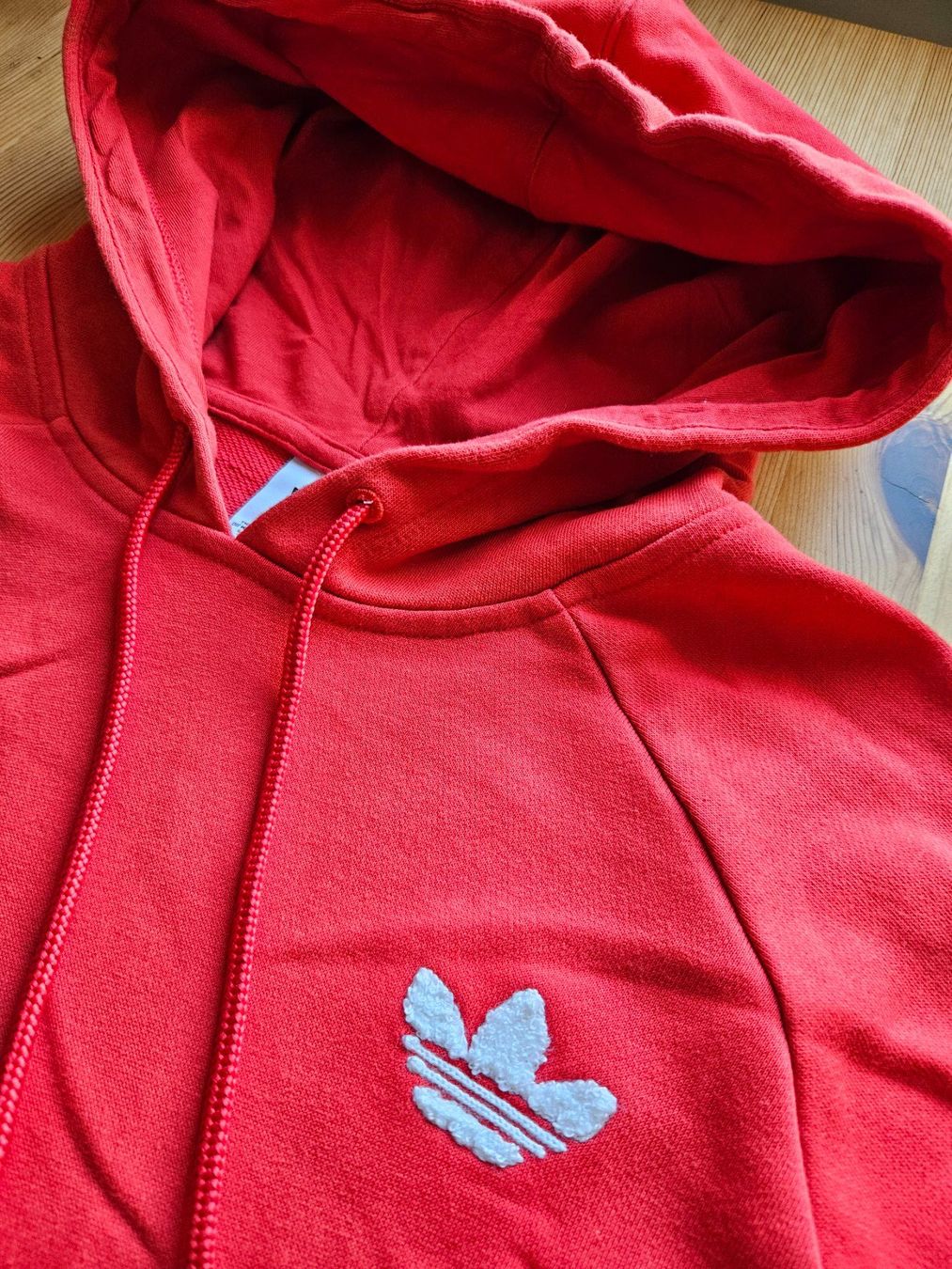 Adidas Pullover & Sweatshirts: Cropped Sweater adidas Grösse S retro Pullover Hoodie – Gebraucht aus Hägglingen von United-Village-Trade 1