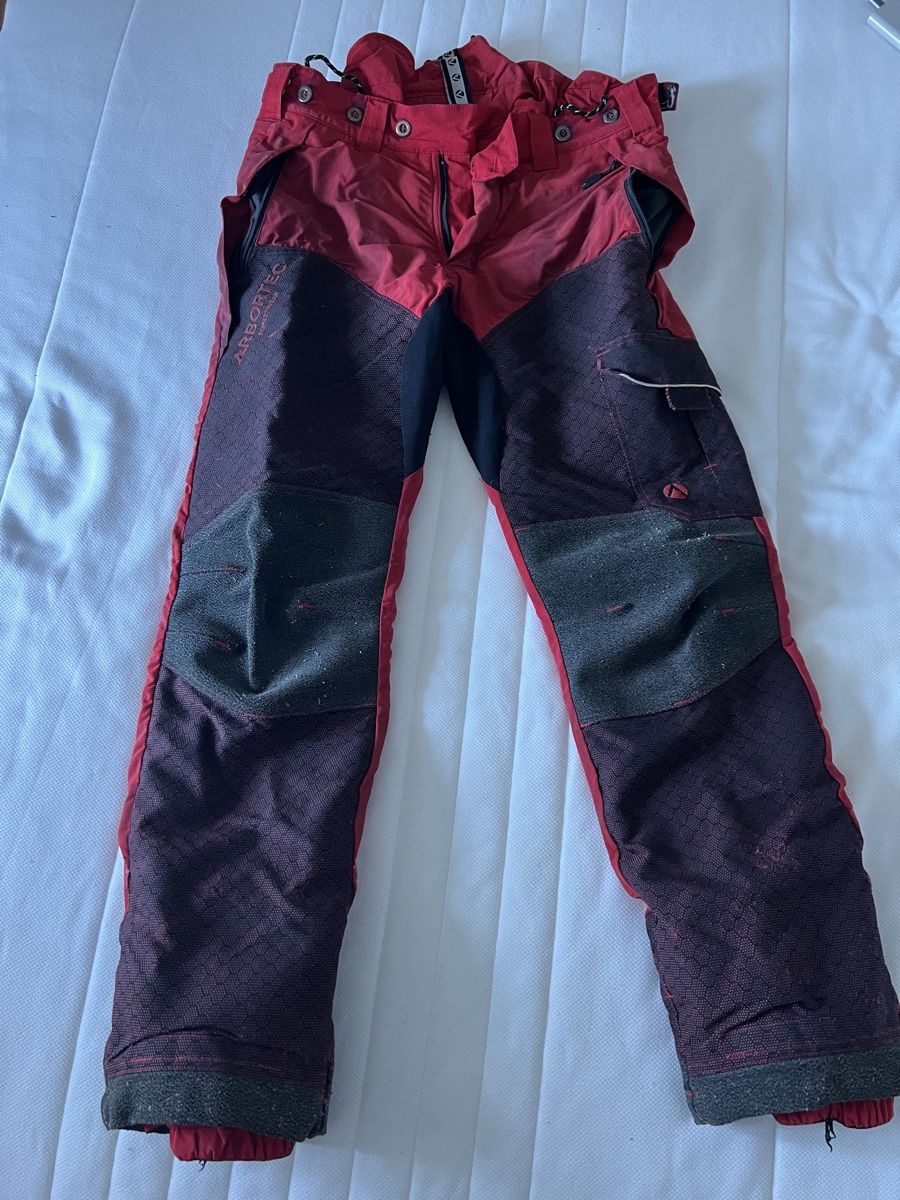 Hosen: Arbortec Deepforest Arbeitshose rot gebraucht – Gebraucht aus Muttenz von lgu25