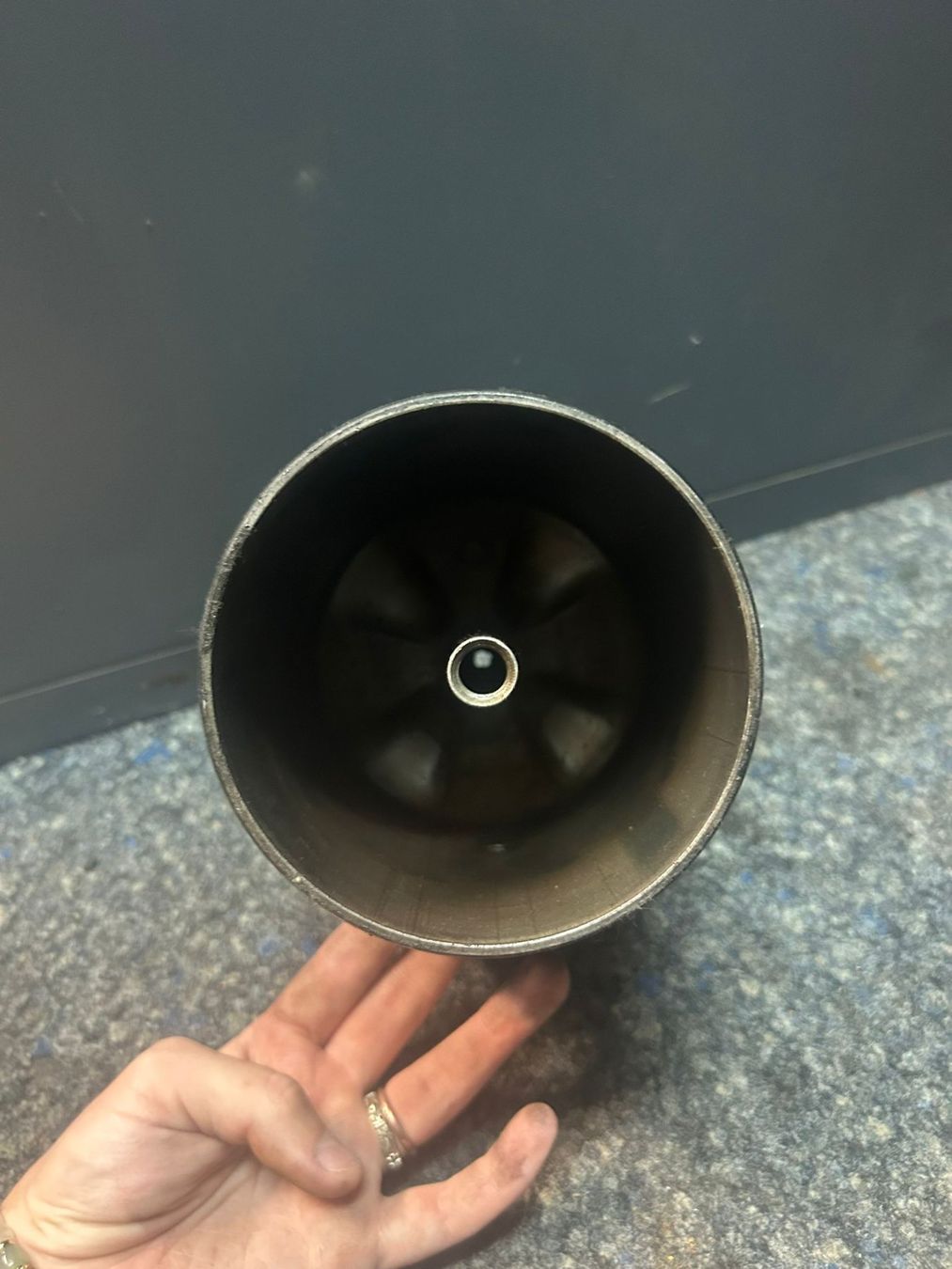 Ford Tutti pezzi di ricambio auto: Occ. Ölfilter Gehäuse Ford V8 Flathead – Usato da Niederdorf venduto da St170 2