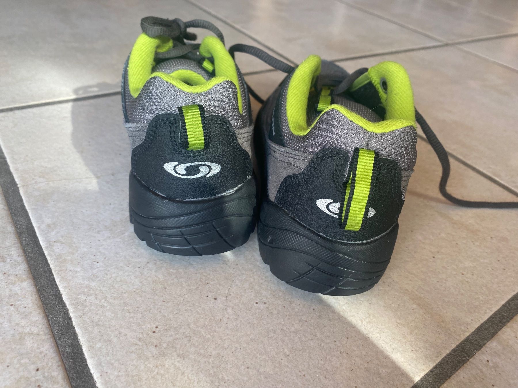 Scarpe da uomo: Outdoorschuhe 34 Salomon – Usato da Orpund venduto da Mary8972 7