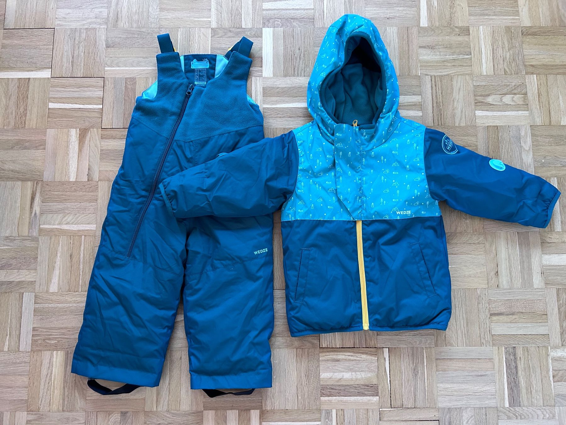 Decathlon Completi: Schneeanzug Kinder Gr 90 – Usato da Affoltern am Albis venduto da dor_d289