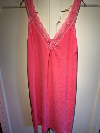 DAMEN TRÄGER SPITZENKLEID ROSA