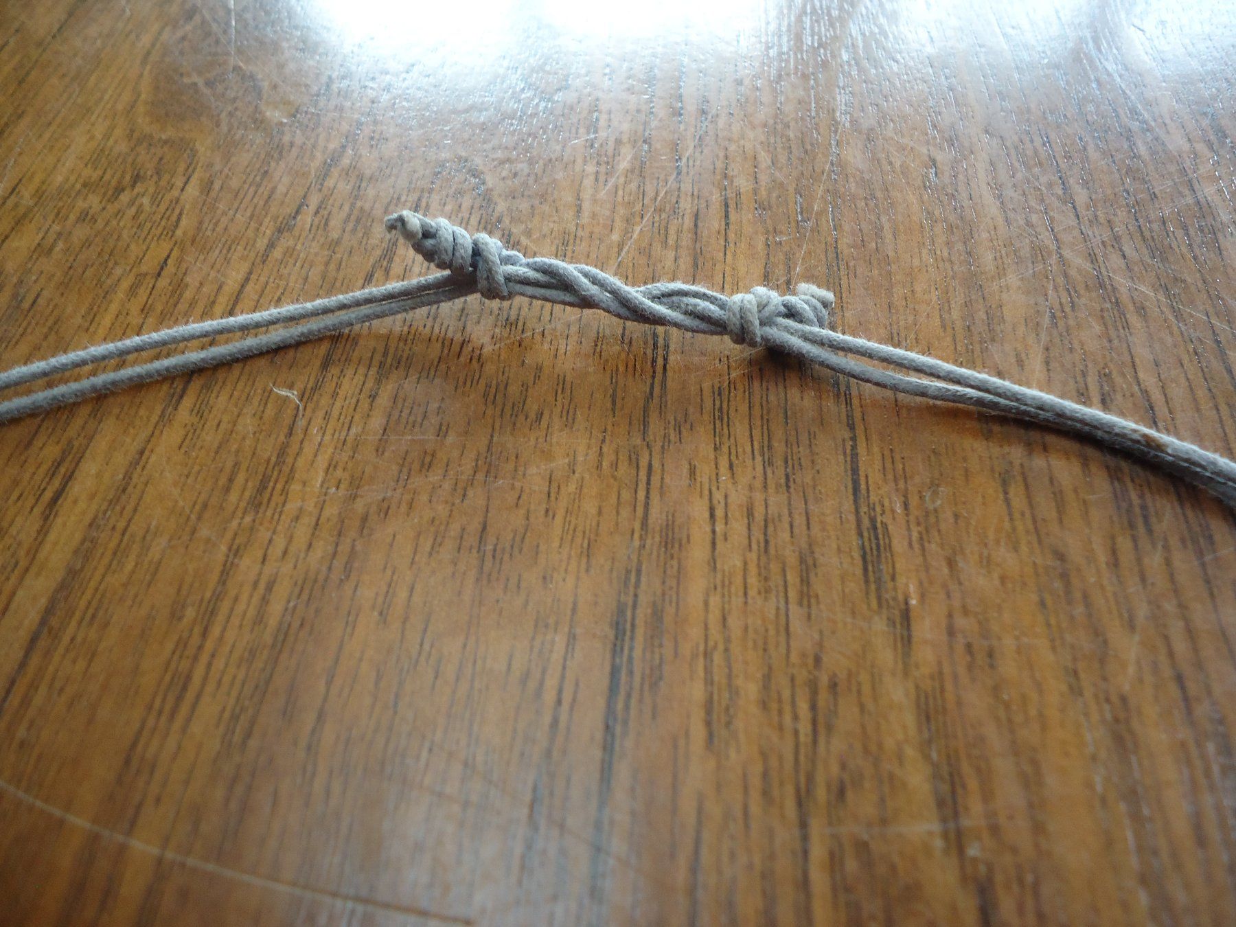Ketten: Long collier en résine et fil de coton – Gebraucht aus Vessy von mafabe 2