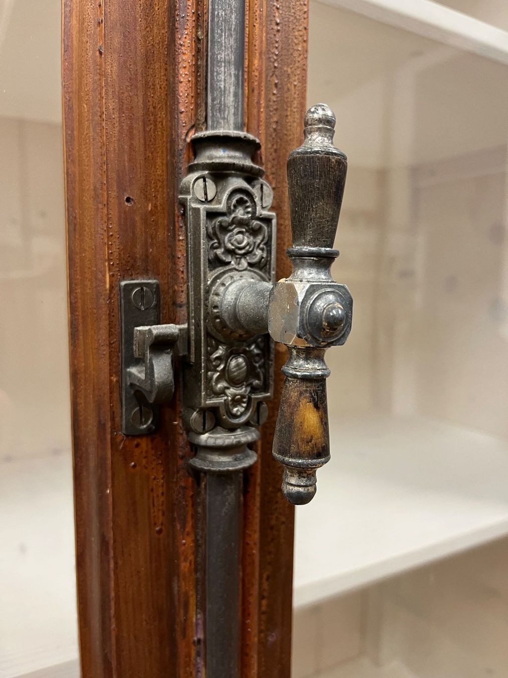 Vetrine: Vitrinenschrank einzigartig mit historischen Fenstern – Nuovo (secondo la descrizione) da Elgg venduto da nefernst 6