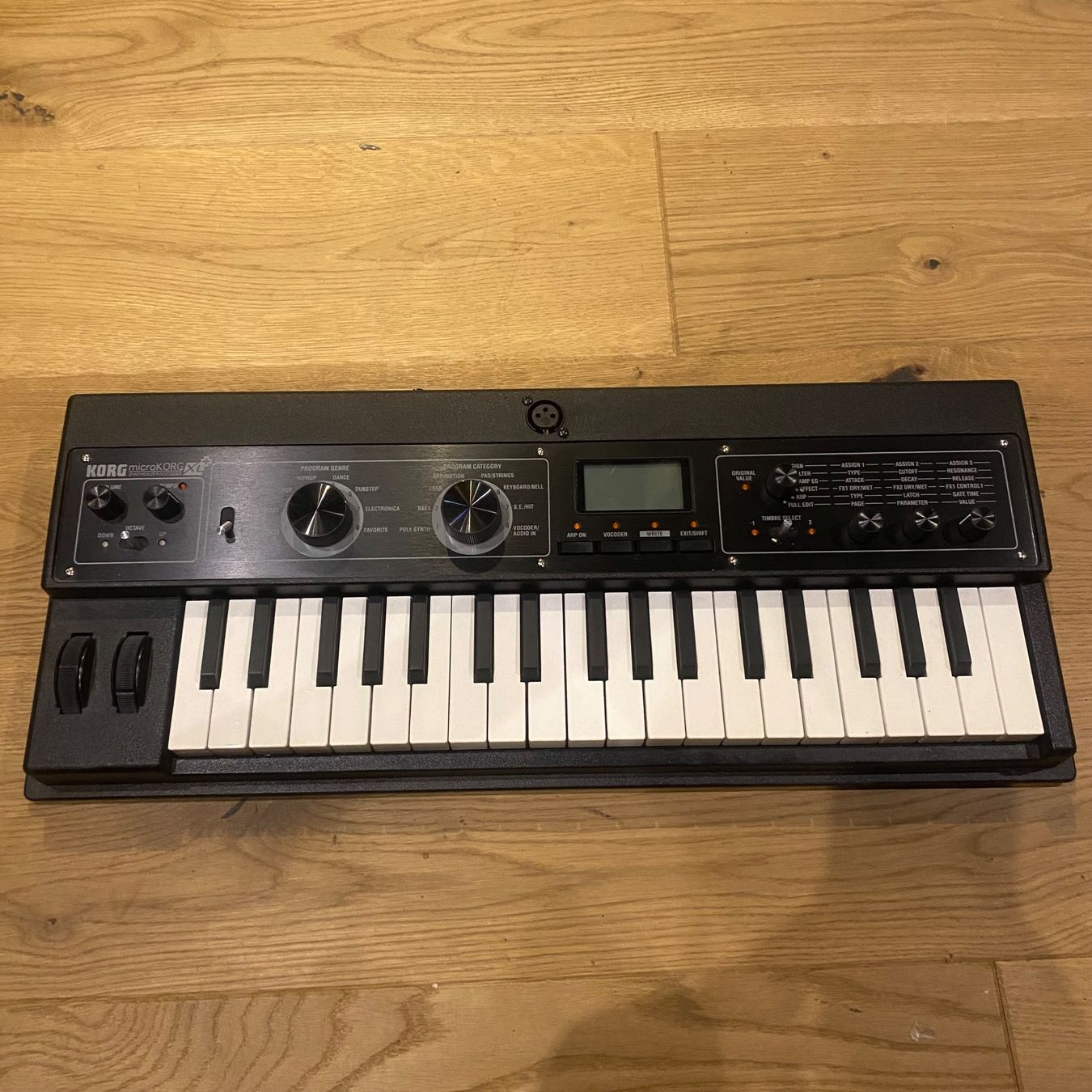 Korg Instruments de musique: Synthétiseur Korg MICROKORG XL + BLACK – D'occasion à Gals par Diskopatshop