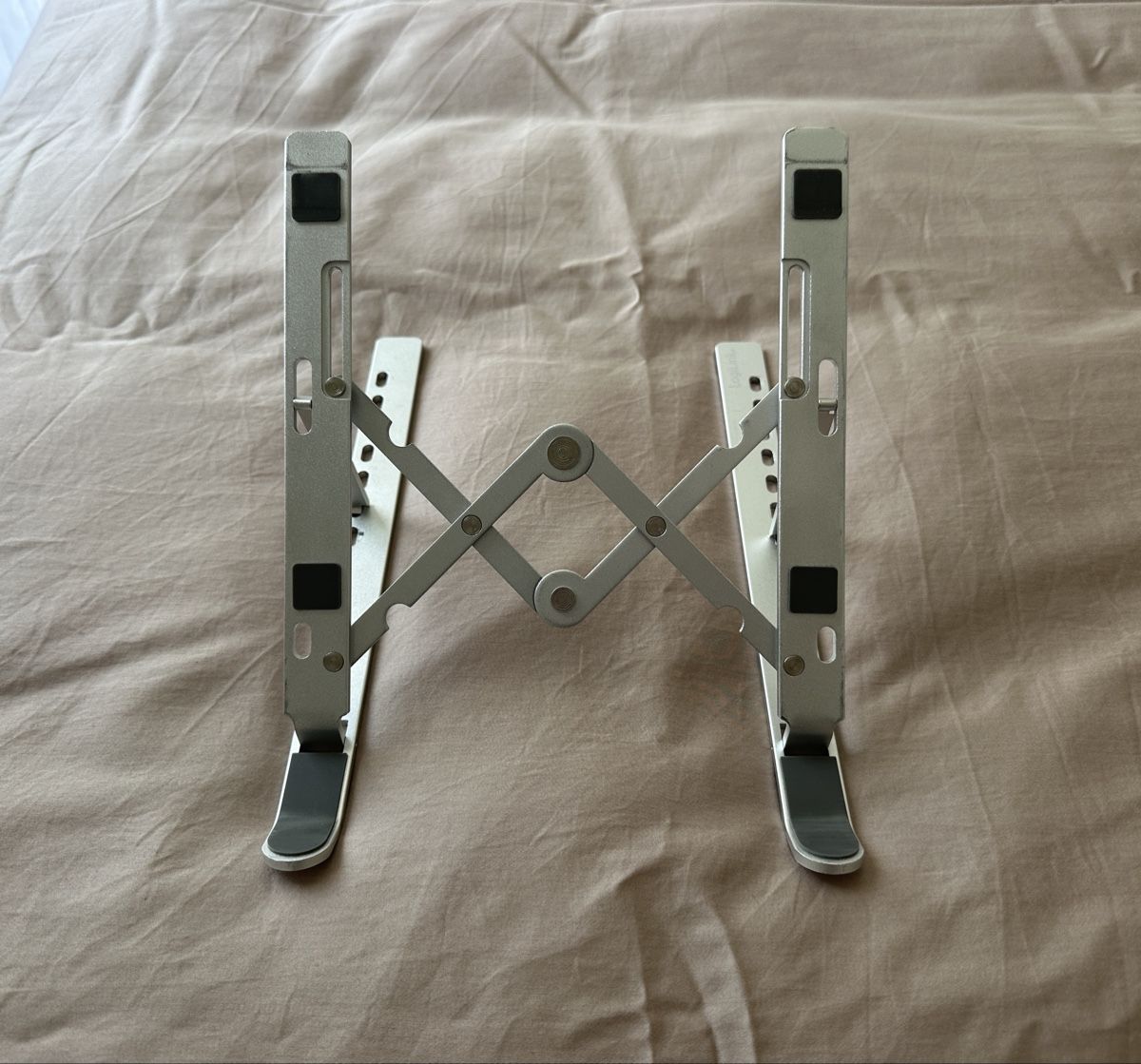 Racks & Cavalletti: Adjustable laptop stand – Usato da Zürich venduto da eni_lt9y 1