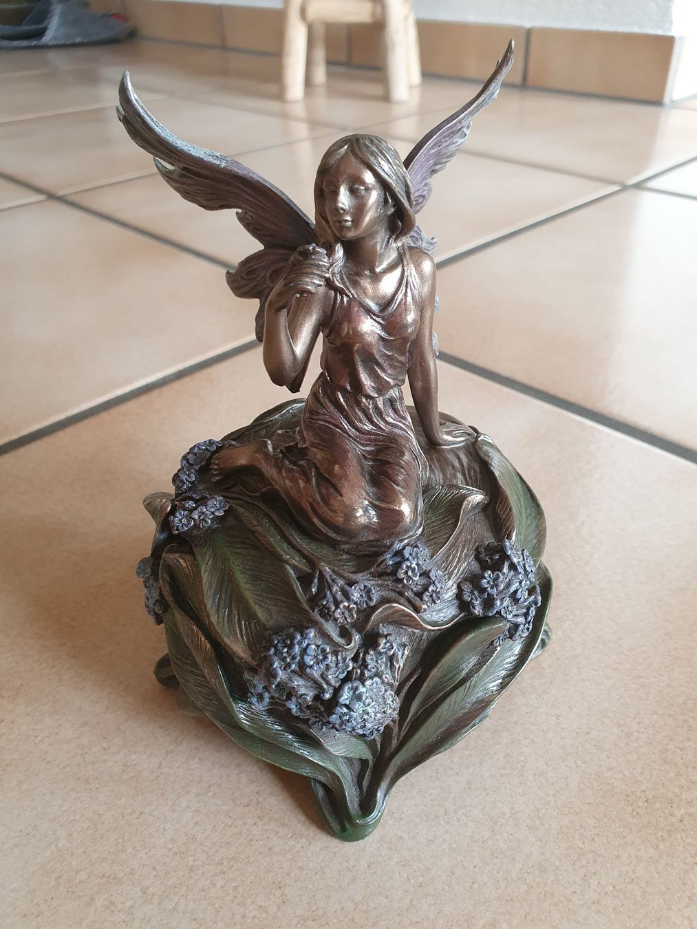 Statuette: Elfendose – Usato da Heimiswil venduto da triskeli