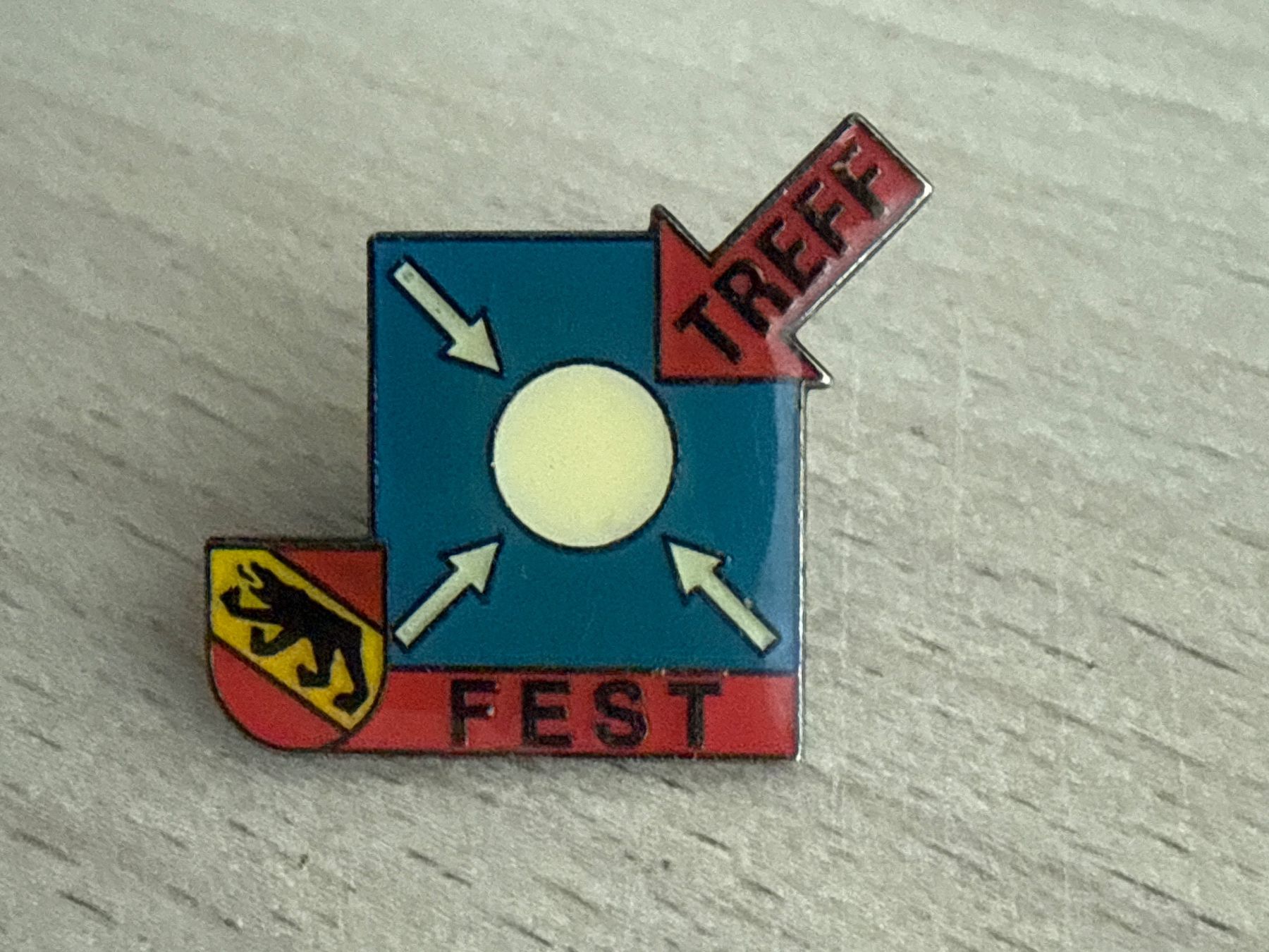 Plaquettes & Badges: Pin Treff Fest Bern – D'occasion à Glattbrugg par Schweigmatt