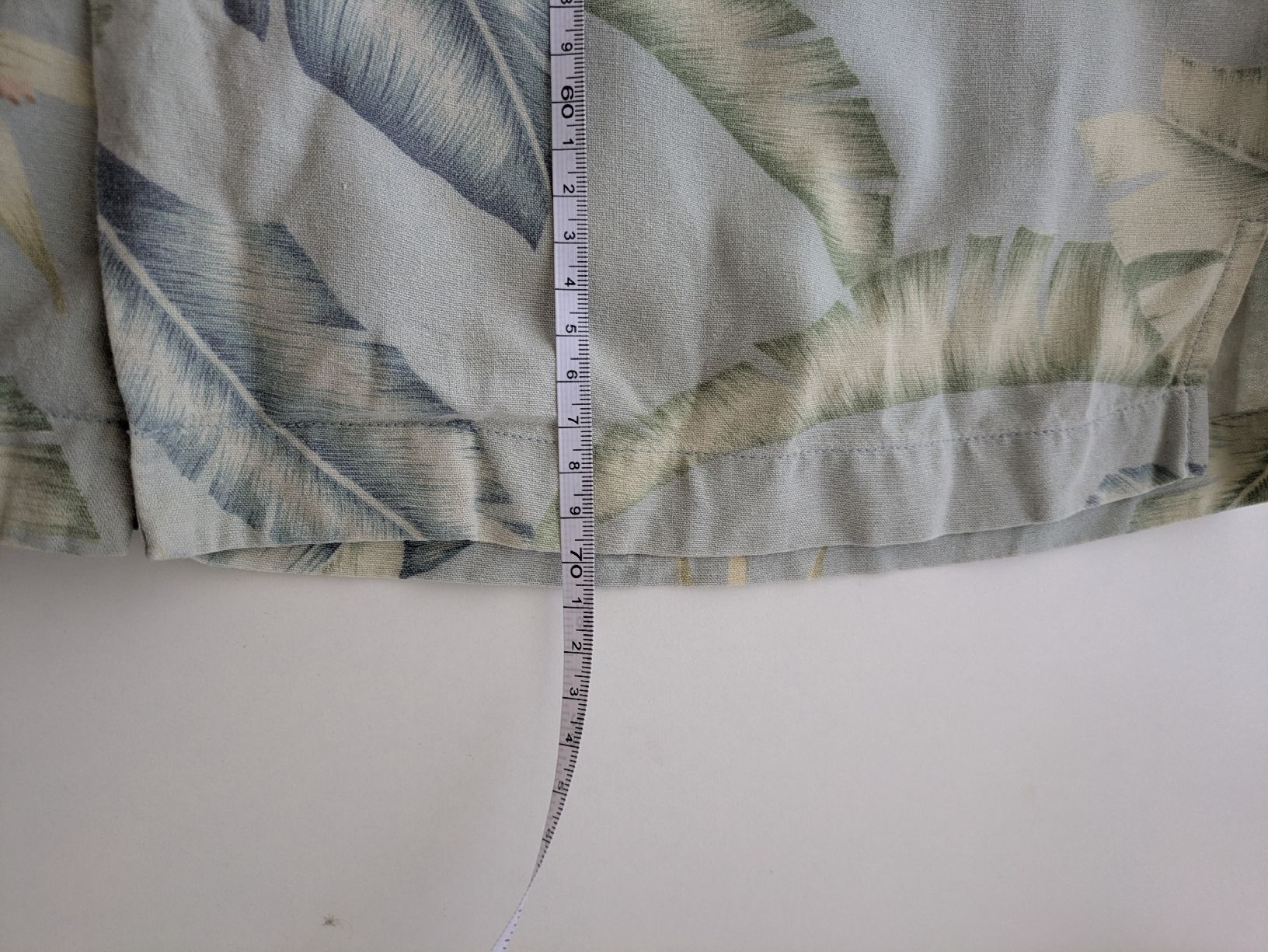 Hemden: Hemd Grösse S Tropical Print kurzarm 70% Seide – Gebraucht aus Rorschach von joh_v2y2 3
