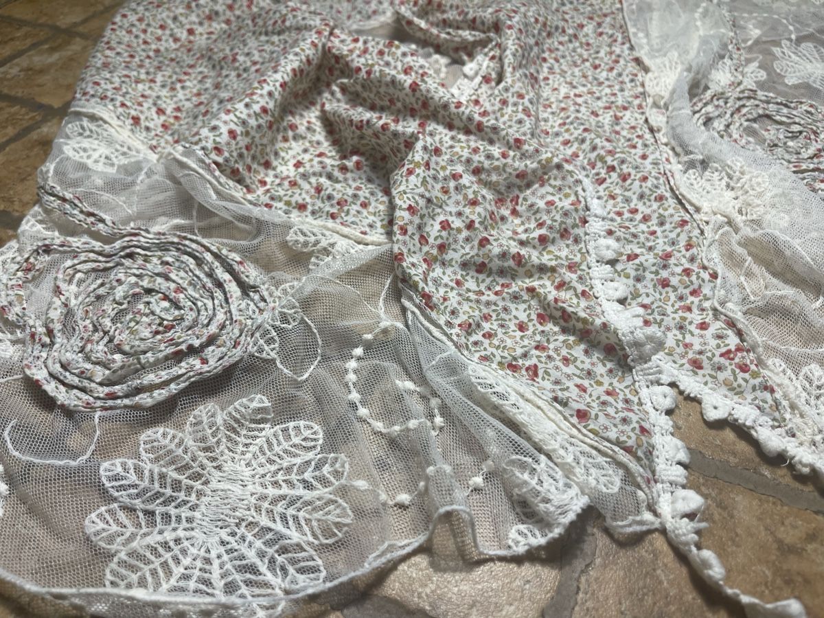 Foulards, Tücher & Schals: Sciarpa di cotone floreale pizzo floreale nuova – Neu und originalverpackt aus Gordevio von LanaZimm