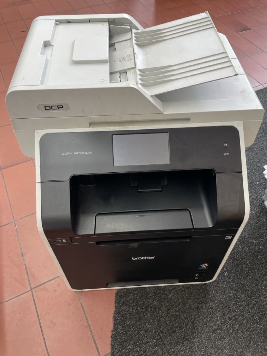 Brother Stampanti: Brother DCP-8450CDW – Difettoso da Dübendorf venduto da BAGAG