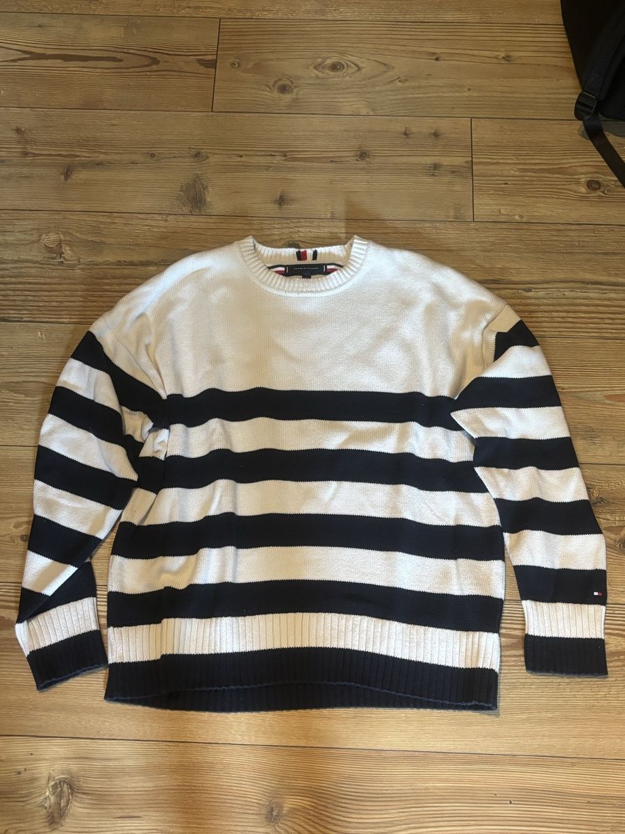 Tommy Hilfiger Pullover & Sweatshirts: Tommy Hilfiger Strickpullover Grösse M – Gebraucht aus Sirnach von Fabrice--_--
